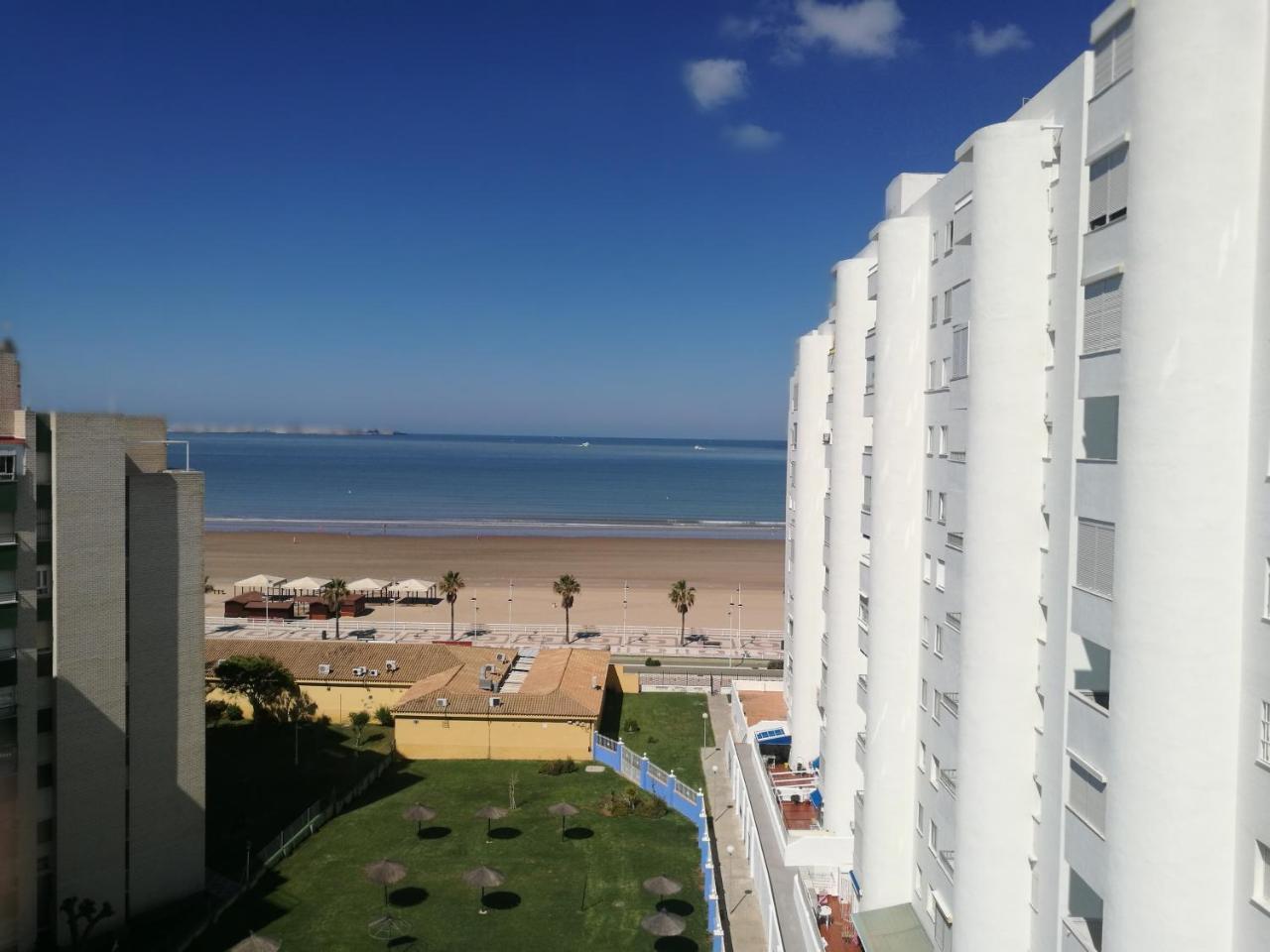 Apartamentos Playa Valdelagrana Эль-Пуэрто-де-Санта-Мария Экстерьер фото